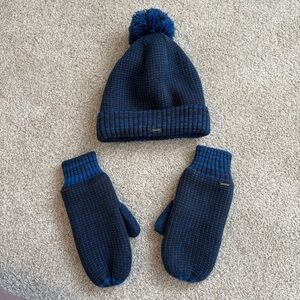 LL BEAN Women's Pom Beanie Hat And Gloves Sherpa Lined One Size Dark Blue